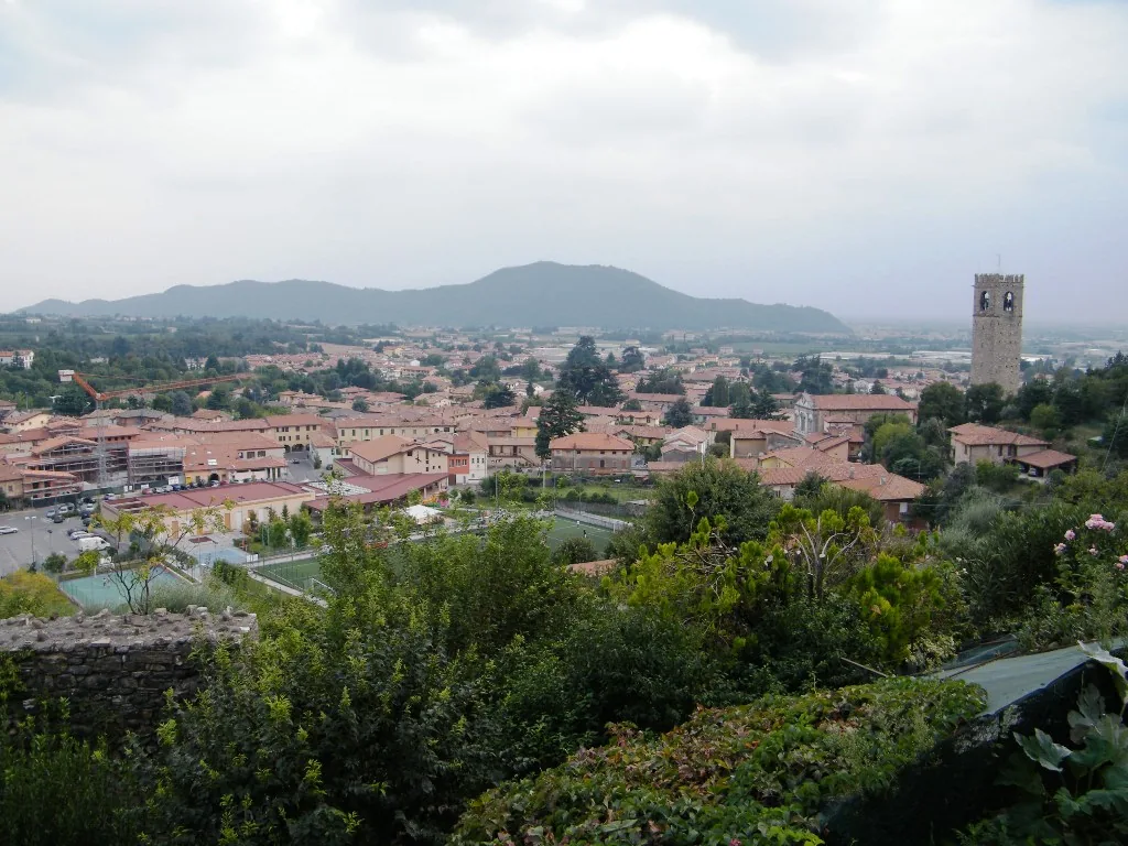 Veduta di Adro.