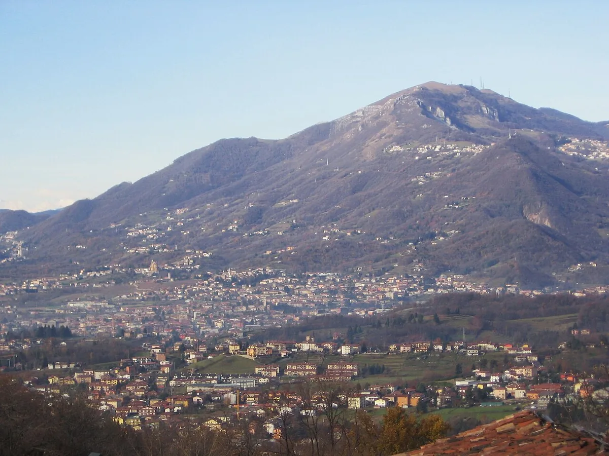 Veduta di Almenno San Bartolomeo.