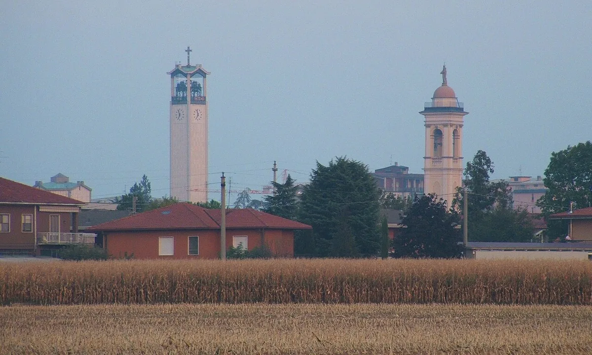 Veduta di Azzano San Paolo.