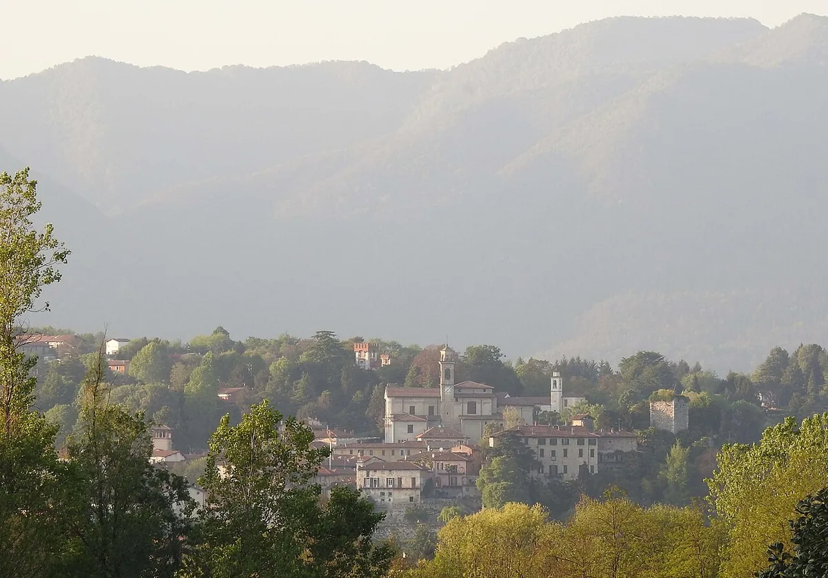 Veduta di Besozzo.
