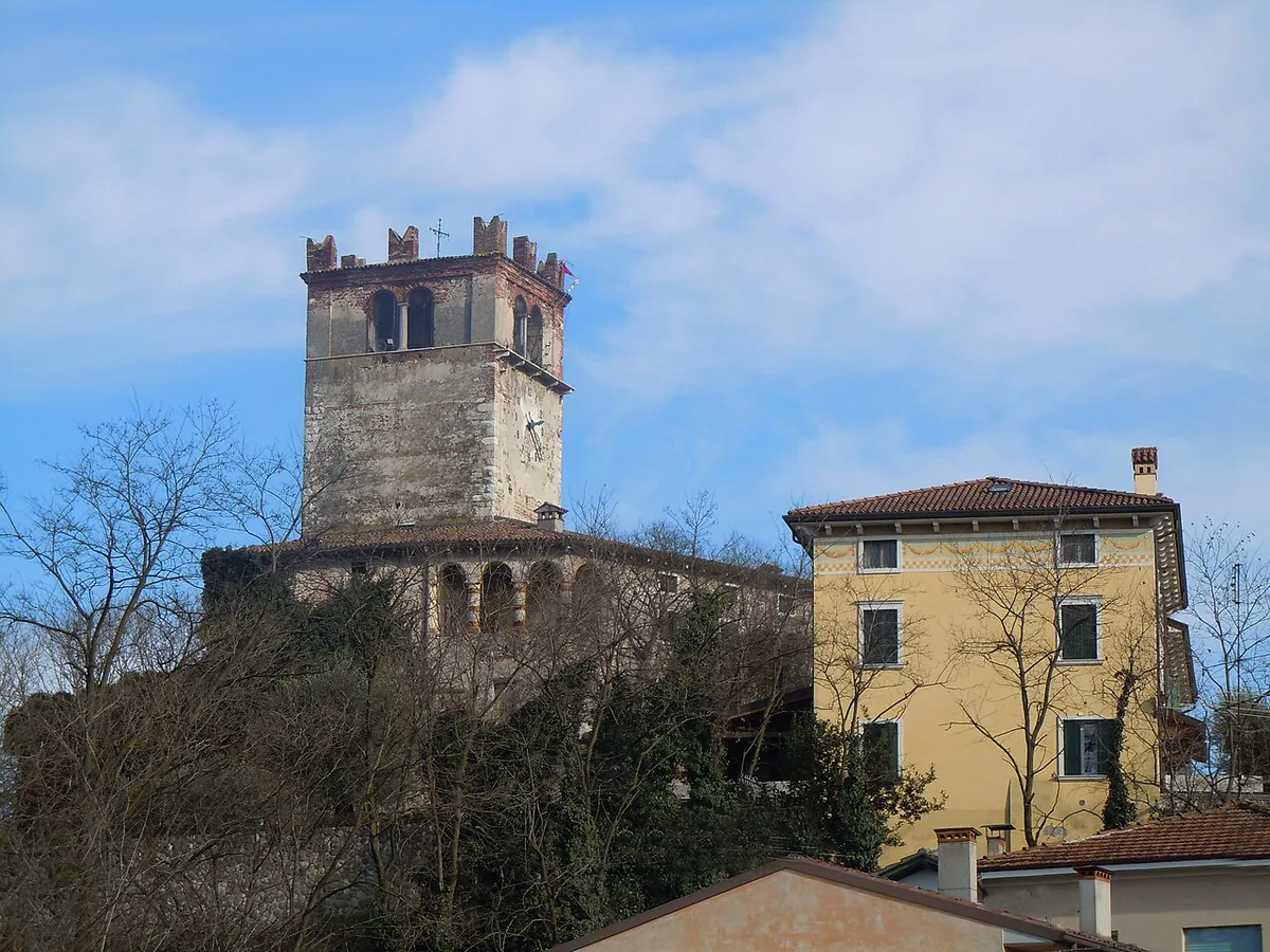 Veduta di Castelnuovo del Garda.