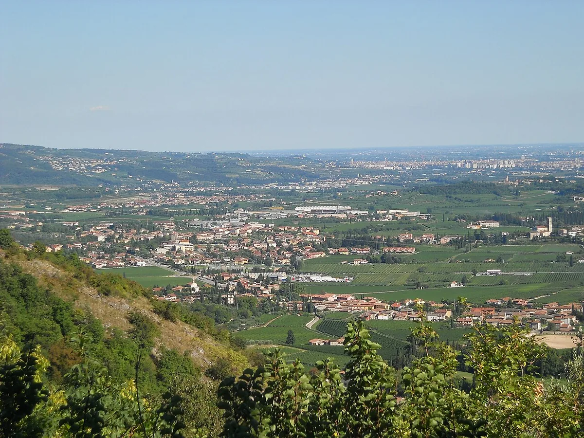 Veduta di San Pietro in Cariano.