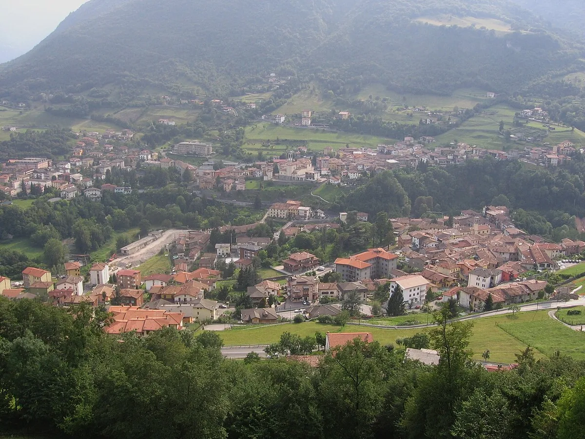 Veduta di Sovere.
