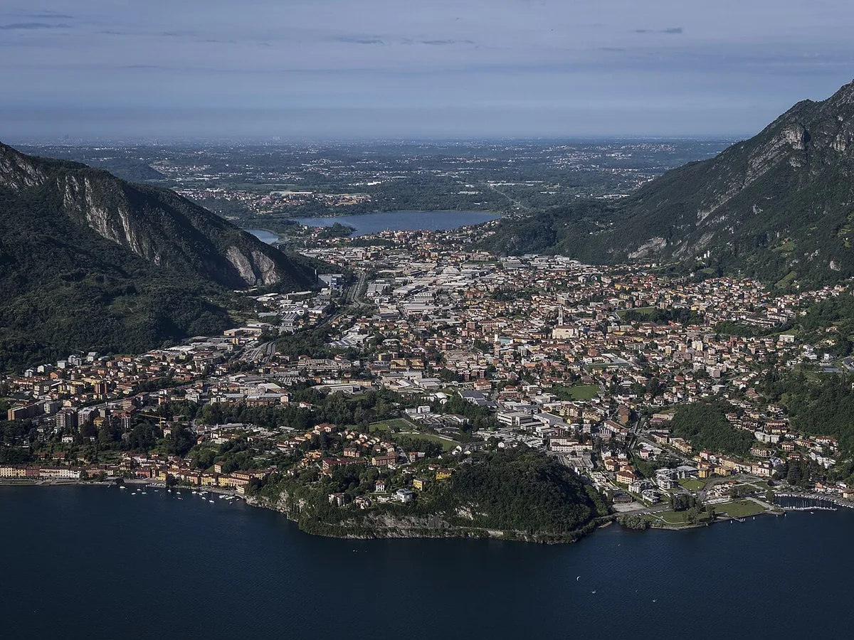 Veduta di Valmadrera.